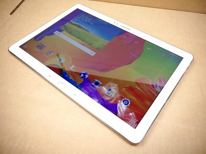 Good Condition! (NO CHARGER OR CABLE INCLUDED) There is a few very faint light scratches on the screen that are hardly noticable. Has been reset and ready to go!Item Specifics: MPN : SM-T900UPC : N/ABrand : SamsungType : TabletProduct Line : Galaxy Tab PROOperating System : Android 5.1.1Screen Size : 12.2"Storage Capacity : 32 GBColor : WhiteModel : SM-T900Carrier : N/AContract : N/AInternet Connectivity : Wi-Fi - 1