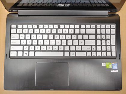 **NO BATTERY INSTALLED** Laptop is in overall great condition! For your help