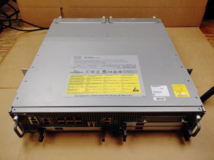Good condition! Tested and pulled from a working environment! **NO POWER CORD INCLUDED**Item Specifics: MPN : ASR1002-XUPC : N/AForm Factor : Rack-MountableBrand : CiscoModel : ASR1002-X V06Network Connectivity : Wired-Ethernet (RJ-45)Type : Aggregation Services RouterNetwork Type : ATA over EthernetNumber of LAN Ports : 6 - 4