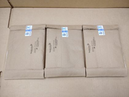 LOT of 3 - BRAND NEW SEALED!Item Specifics: MPN : T0E52ATUPC : N/AType : MemoryForm Factor : DIMMBrand : HPNumber of Pins : 288Bus Speed : PC4-17000 (DDR4-2133)Number of Modules : 3Capacity per Module : 16GBModel : T0E52AT - 3
