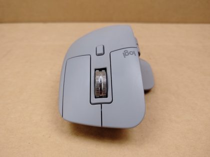 *NO USB DONGLE INCLUDED* Good condition! Tested and pulled from a working environment!Item Specifics: MPN : MX Master 3UPC : N/AType : Wireless MouseConnectivity : WirelessBrand : LogitechModel : MX Master 3 - 3