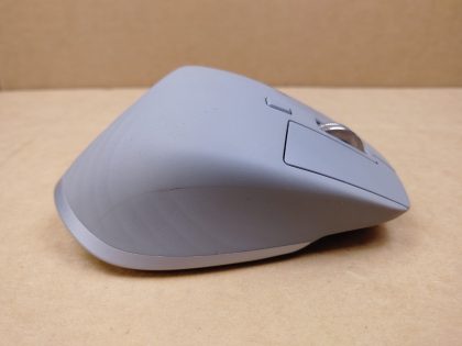 *NO USB DONGLE INCLUDED* Good condition! Tested and pulled from a working environment!Item Specifics: MPN : MX Master 3UPC : N/AType : Wireless MouseConnectivity : WirelessBrand : LogitechModel : MX Master 3 - 4