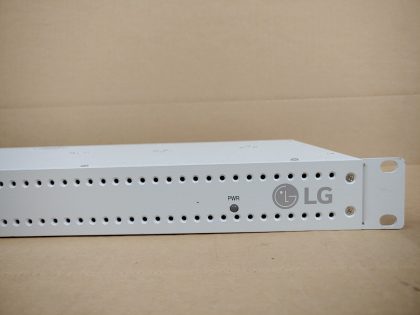 *NO POWER ADAPTER INCLUDED* Looks to be in good condition! Pulled from a working environment. Only powered on and shows GREEN flashing light. No other testing has been done. Item Specifics: MPN : PCS-400RUPC : N/AForm Factor : Rack-MountableBrand : LGProduct Line : N/AModel : PCS-400RType : Server - 2