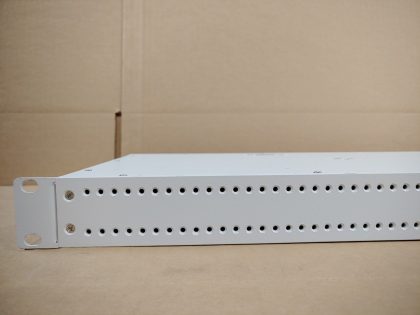 *NO POWER ADAPTER INCLUDED* Looks to be in good condition! Pulled from a working environment. Only powered on and shows GREEN flashing light. No other testing has been done. Item Specifics: MPN : PCS-400RUPC : N/AForm Factor : Rack-MountableBrand : LGProduct Line : N/AModel : PCS-400RType : Server - 3