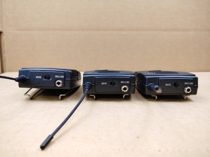 Pulled from a working environment. May have some minor cosmetic scratches/scuffs from normal use. **NO AA-BATTERIES INCLUDED**Item Specifics: MPN : EW100 SK100 G3UPC : N/ABrand : SennheiserType : Bodypack TransmitterModel : EW100 SK100 G3 / 626-668MHzConnectivity : WirelessForm Factor : Bodypack TransmitterMicrophone Form Factor : N/A - 2