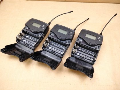 Pulled from a working environment. May have some minor cosmetic scratches/scuffs from normal use. **NO AA-BATTERIES INCLUDED**Item Specifics: MPN : EW100 SK100 G3UPC : N/ABrand : SennheiserType : Bodypack TransmitterModel : EW100 SK100 G3 / 626-668MHzConnectivity : WirelessForm Factor : Bodypack TransmitterMicrophone Form Factor : N/A - 3