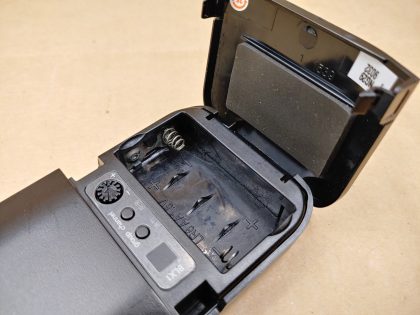The battery compartment had some corosion that has been cleaned (View images 8 & 9). Overall good condition! Tested and working. Pulled from a working environment! **NO AA BATTERIES INCLUDED**Item Specifics: MPN : PGX1 H6UPC : N/ABrand : SHUREType : Wireless TransmitterModel : BLX1 K12 614-638MHzConnectivity : WirelessForm Factor : Bodypack Transmitter - 9