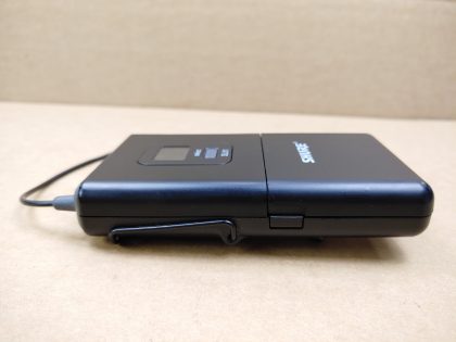 Pulled from a working environment! **NO AA-BATTERIES INCLUDED**Item Specifics: MPN : SLX1 G4UPC : N/ABrand : SHUREType : Wireless TransmitterModel : SLX1 G4 470-494MHzConnectivity : WirelessMicrophone Form Factor : Hand-Held / Stand-HeldForm Factor : Transmitter/Bodypack - 3