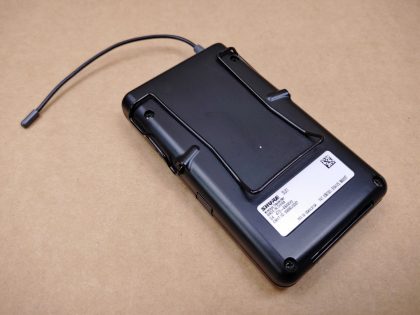 Pulled from a working environment! **NO AA-BATTERIES INCLUDED**Item Specifics: MPN : SLX1 G4UPC : N/ABrand : SHUREType : Wireless TransmitterModel : SLX1 G4 470-494MHzConnectivity : WirelessMicrophone Form Factor : Hand-Held / Stand-HeldForm Factor : Transmitter/Bodypack - 4