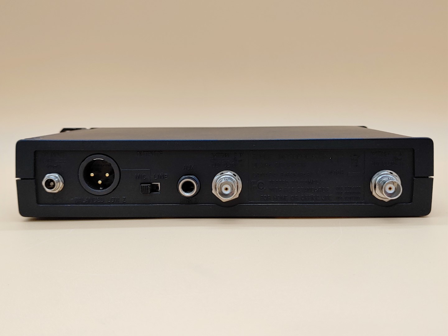 SHURE ULXS4 Wireless Microphone Receivers 554-590 MHz-J1✔✔ **NO A/C** - Image 7