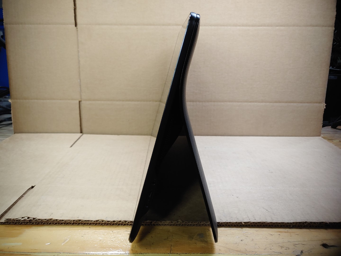 Samsung Galaxy View SM-T677A 64GB Wi-Fi + 4G (AT&T Locked) 18.4" Tablet *NO A/C* - Image 3