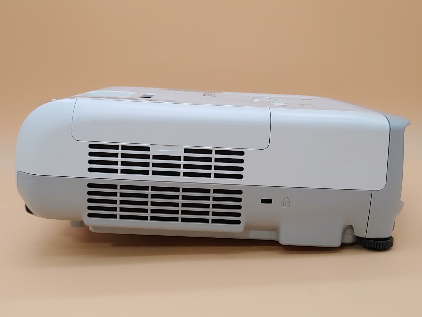 Epson PowerLite 965 H583A XGA 3LCD HDMI 3,500 ANSI Lumen Projector (898 HOURS) - Image 5