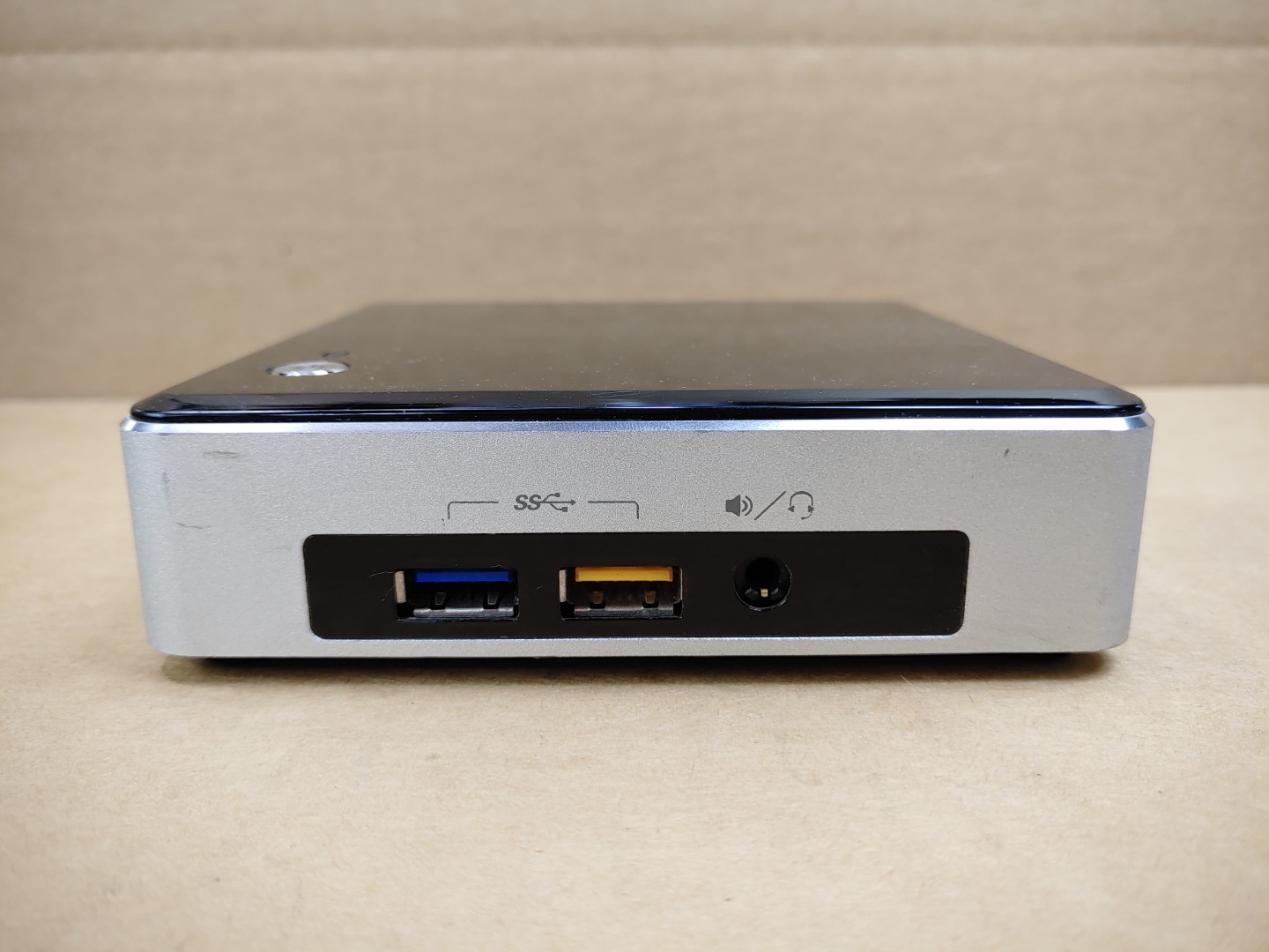 Intel NUC NUC5i3RYK Intel i3-5010U✔16GB✔512GB M.2 SSD✔ **NO OS / NO AC**