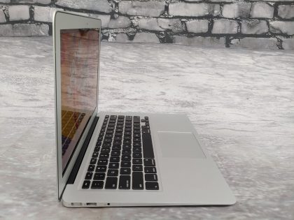 Apple MacBook Air 13" | A1369 (2011) Intel i7 1.8GHz 4GB 256GB FLASH MD226LL/A - Image 3