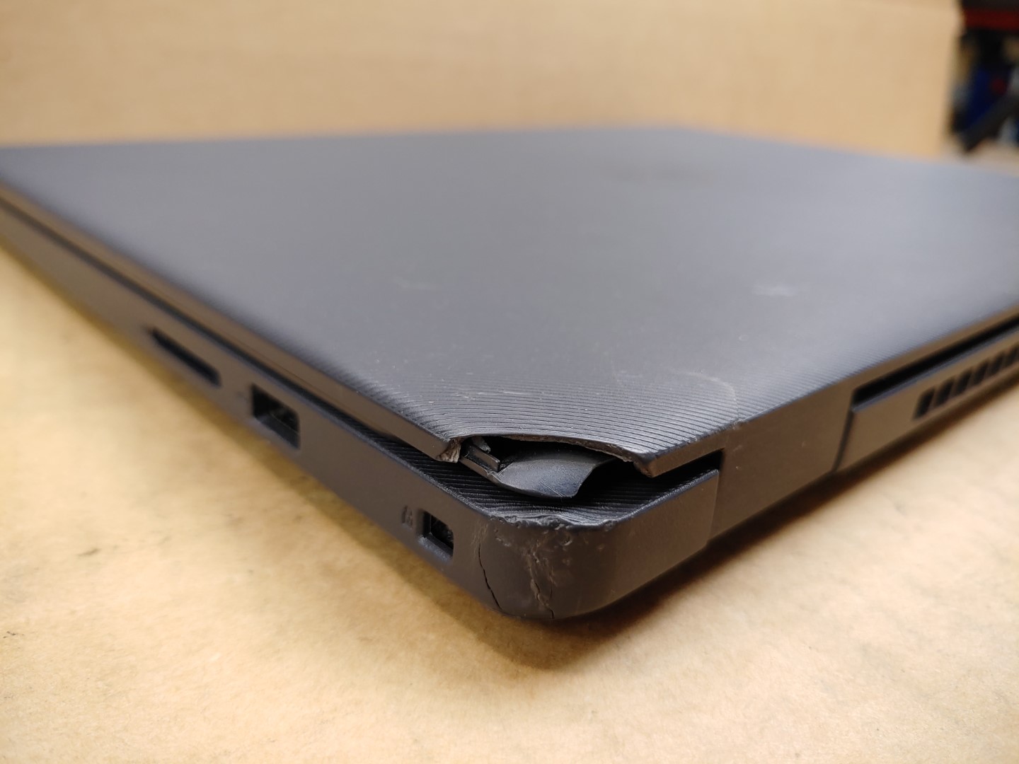 Dell Vostro 3400 14" Intel i5-1135G7✔8GB✔256GB SSD✔ **NO OS/NO AC** **READ** - Image 8