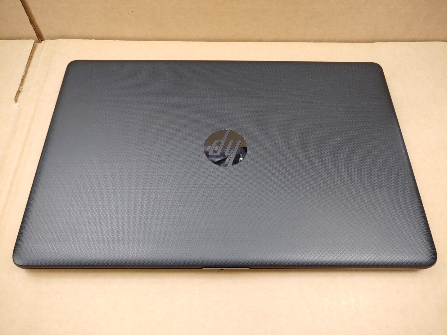 HP 15-db1076nr 15.6" AMD Ryzen 3 3200U✔*NO RAM/NO SSD/NO AC**NO POWER**BAD JACK* - Image 5