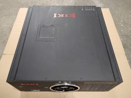 EIKI EIP-UHS100 1-Chip DLP WUXGA 8,000 Lumens Venue Projector *BAD LENS* *READ* - Image 2