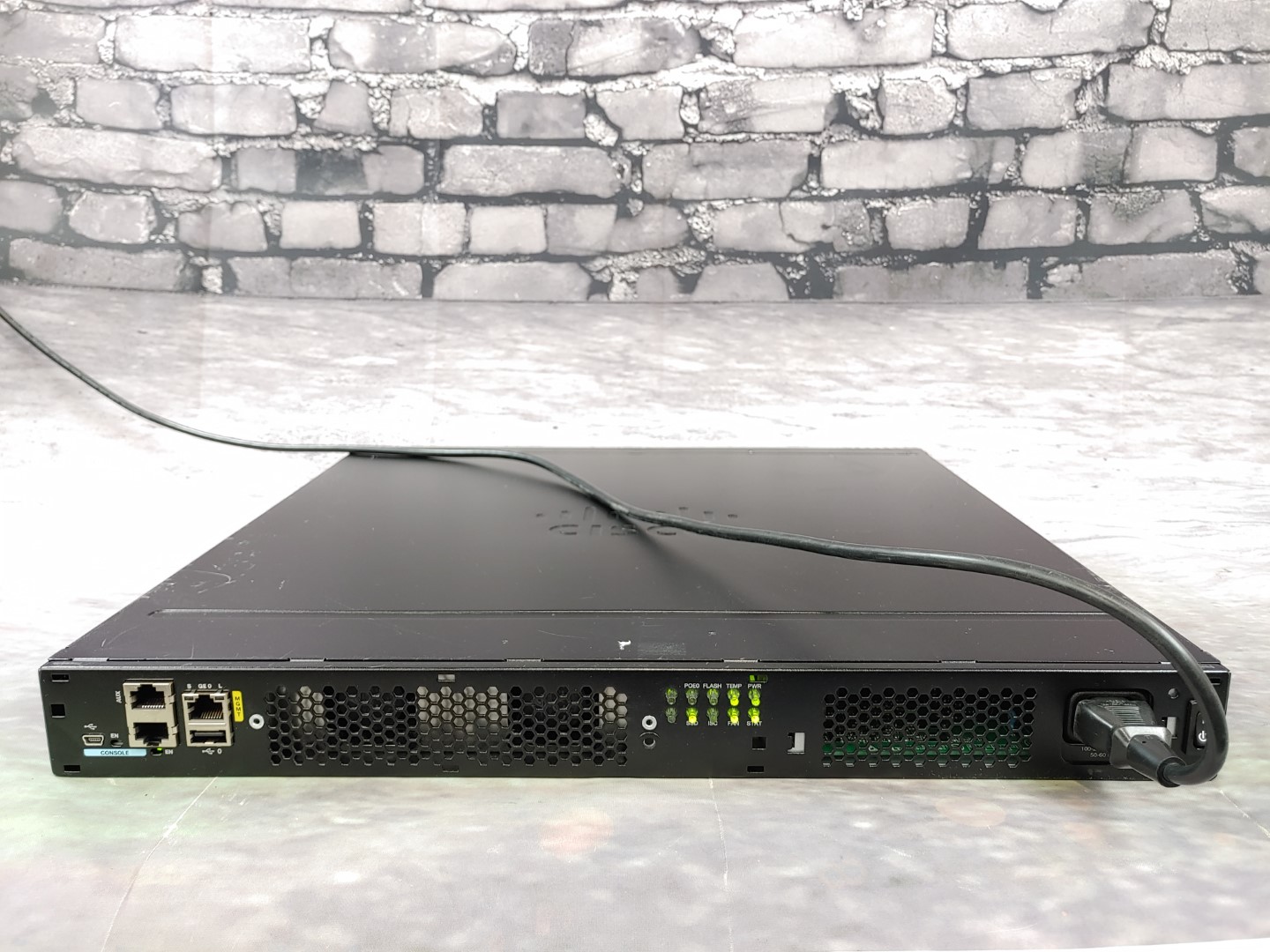 CISCO ISR4331/K9 V02 4300 Series INEGRATED Services Router - MISSING FACEPLATE