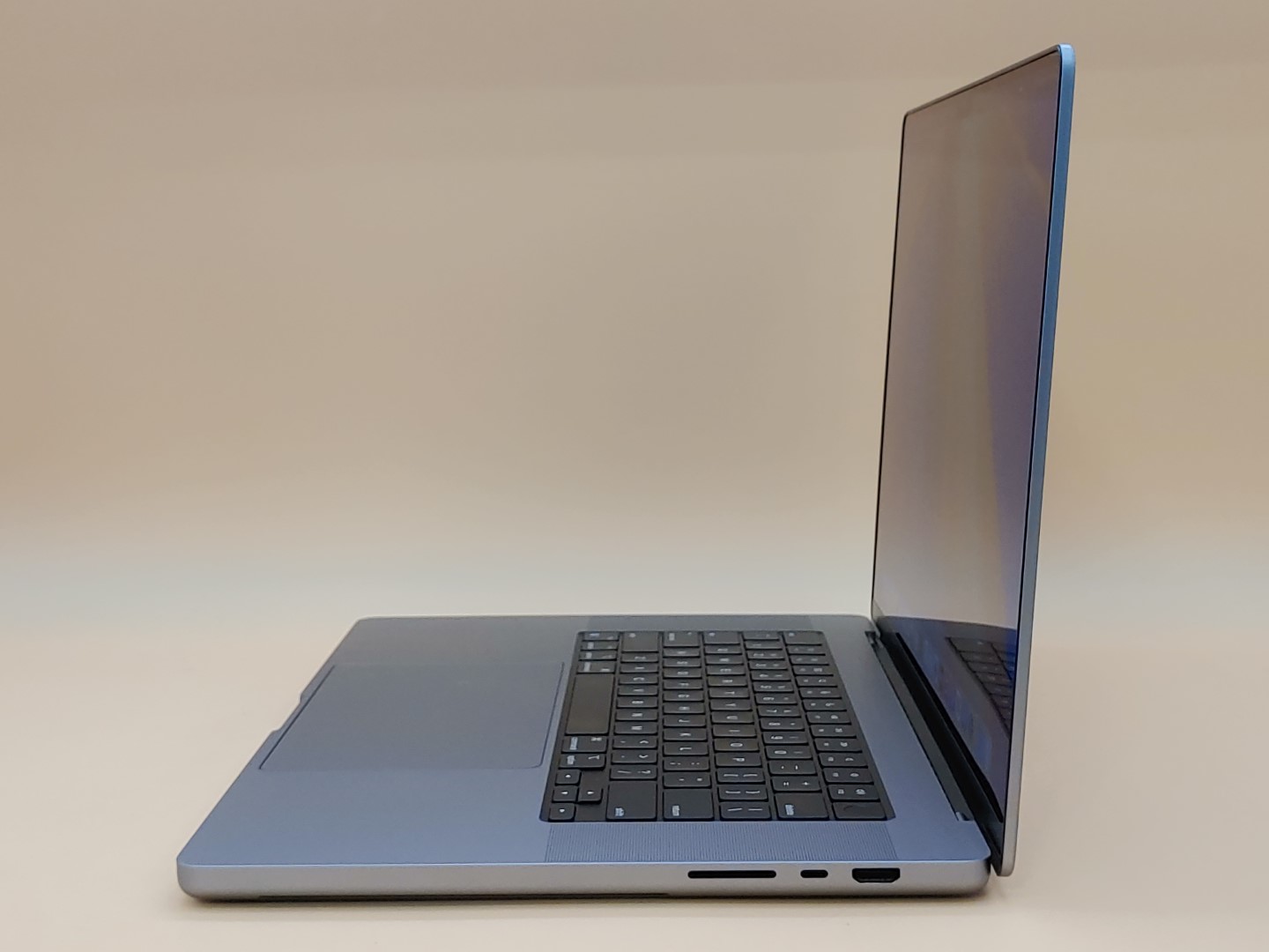 Apple MacBook Pro 16" 2021 M1 Pro✔16GB✔512GB✔Sequoia✔ *NO A/C* **BAR IN SCREEN** - Image 3
