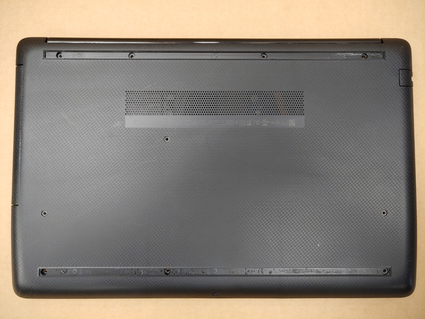 HP 15-db1076nr 15.6" AMD Ryzen 3 3200U✔*NO RAM/NO SSD/NO AC**NO POWER**BAD JACK* - Image 6