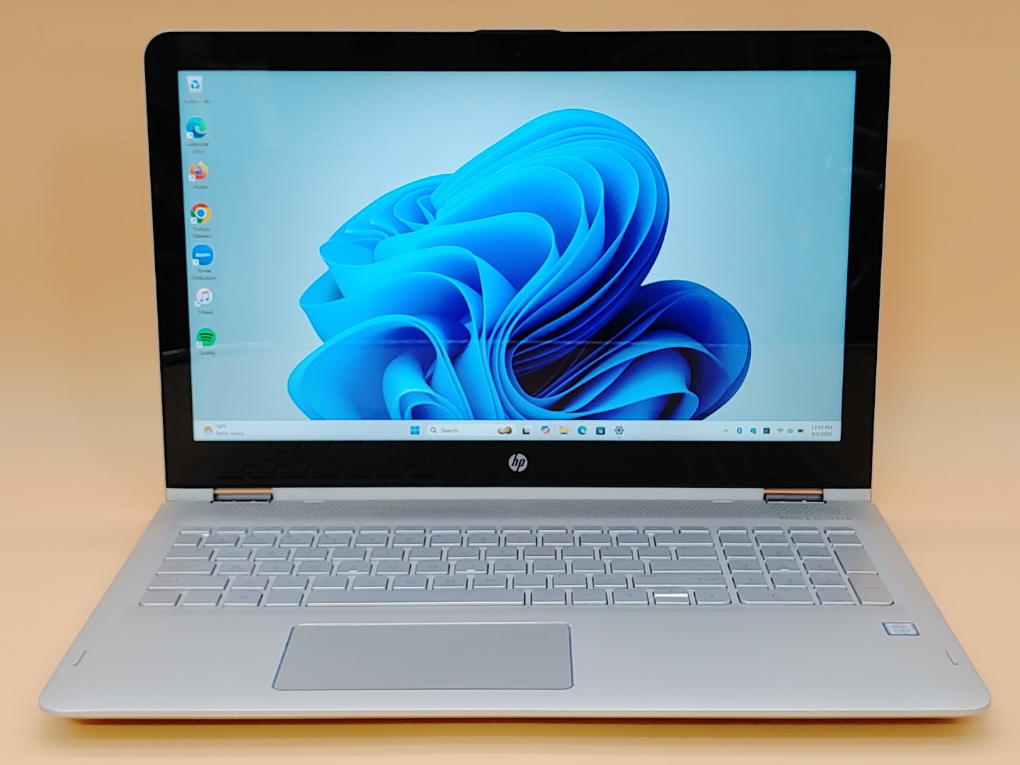 HP ENVY x360 m6-aq103dx 15.6" Touch Intel i5-7200U✔12GB✔1TB HDD✔Win11✔ *NO A/C*