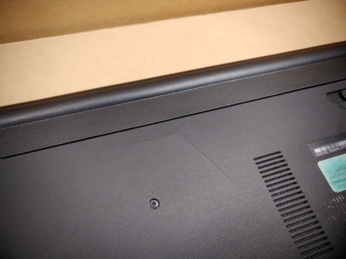 Dell Inspiron 15 5566 15.6" i7-7500U✔8GB✔ *NO HDD/NO AC* *POWERS ON SHUTS OFF* - Image 11