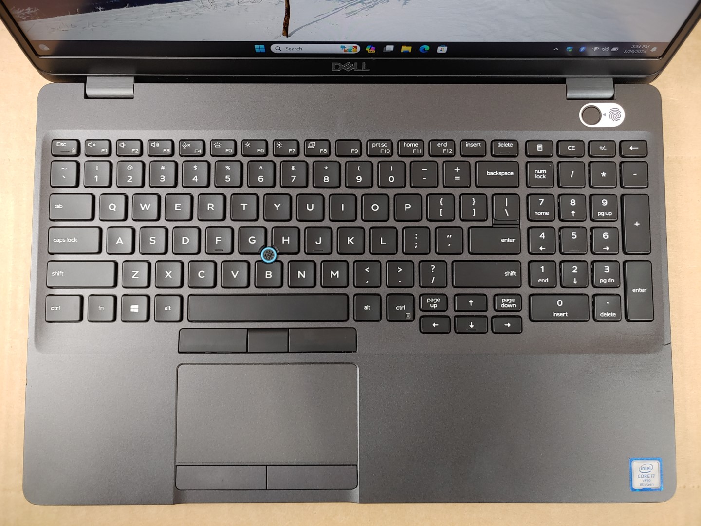 Dell Precision 3540 15.6" i7-8665U✔32GB✔256GB✔Win11Pro✔AMD WX2100✔ **NO A/C** - Image 4