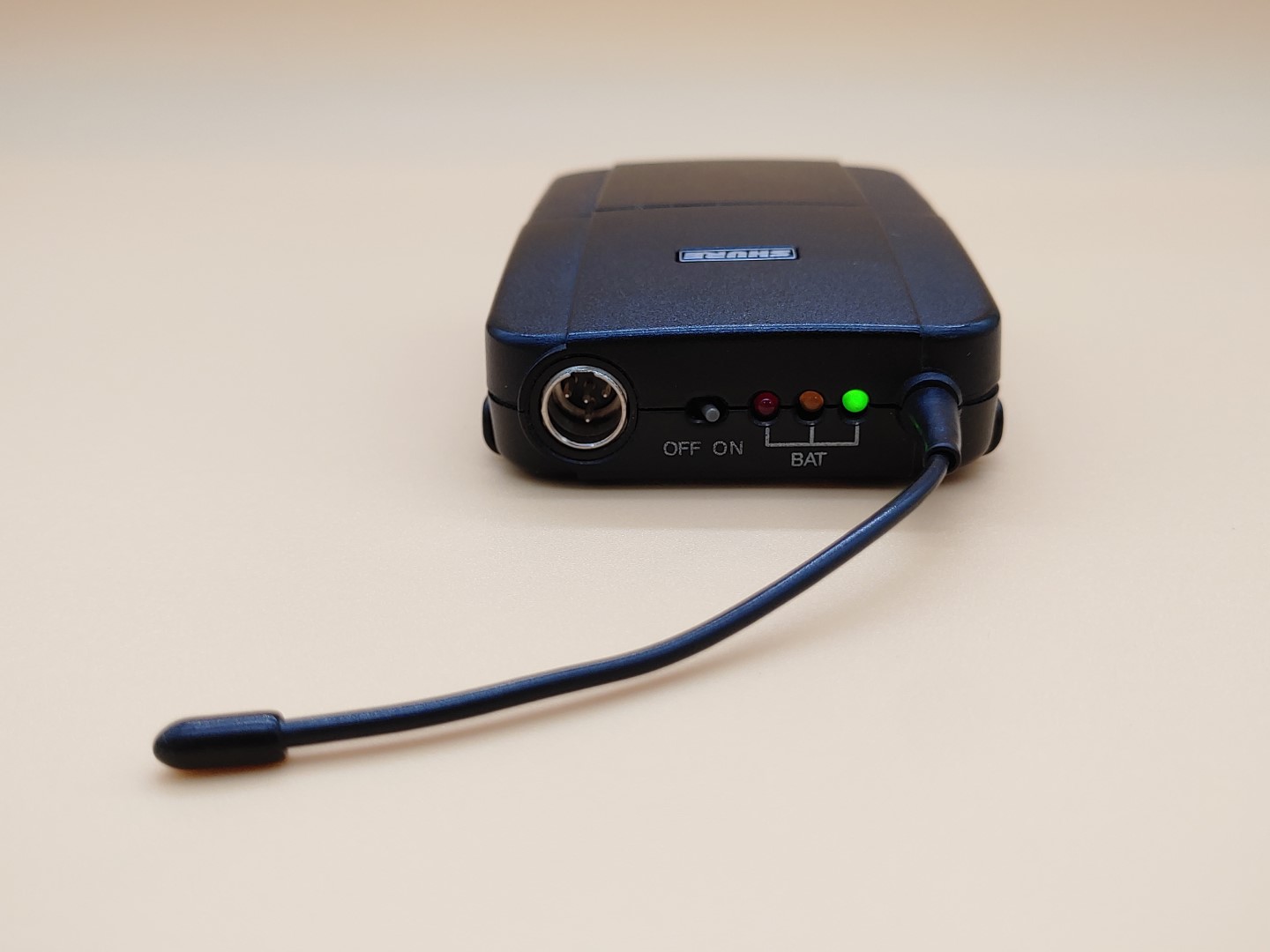 SHURE UC1-UA Wireless Bodypack Transmitter 782-806MHz w/ Mic ✔✔✔✔ - Image 4