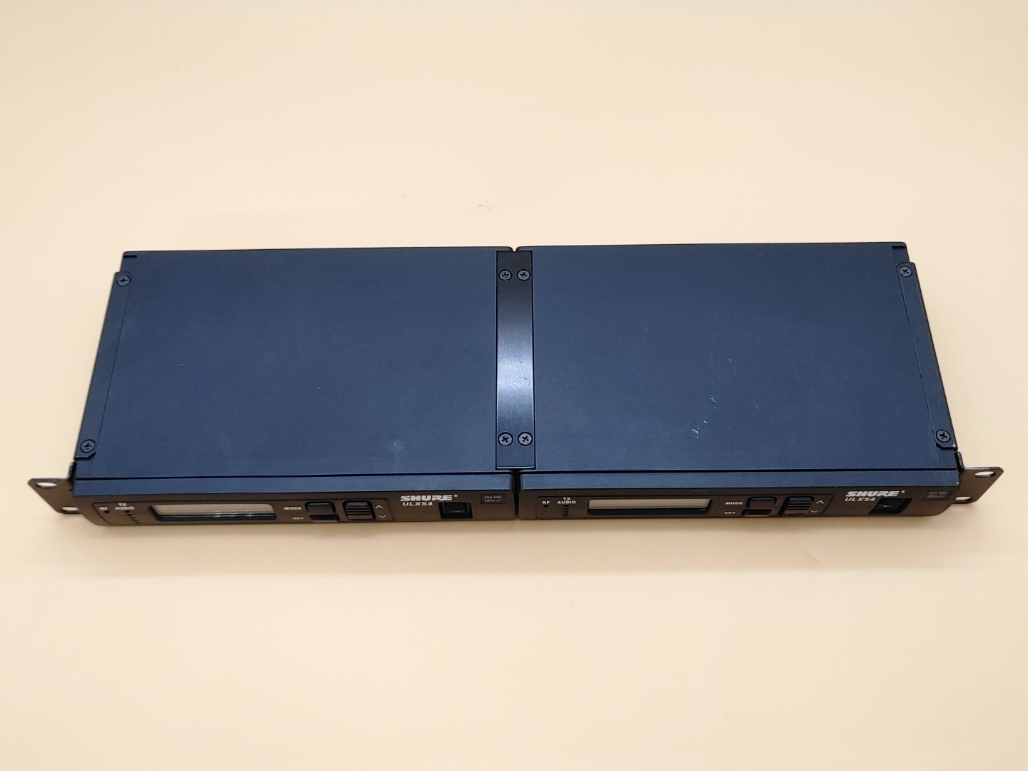 LOT of (2) SHURE ULXS4 Wireless Microphone Receivers 554-590 MHz-J1✔✔ **NO A/C** - Image 5