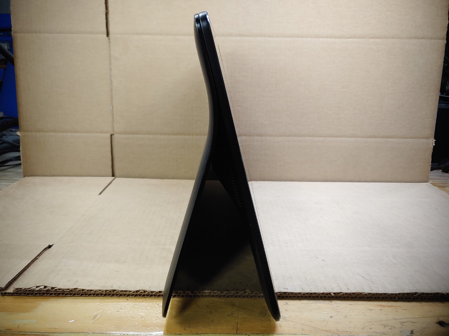 Samsung Galaxy View SM-T677A 64GB Wi-Fi + 4G (AT&T Locked) 18.4" Tablet *NO A/C* - Image 2