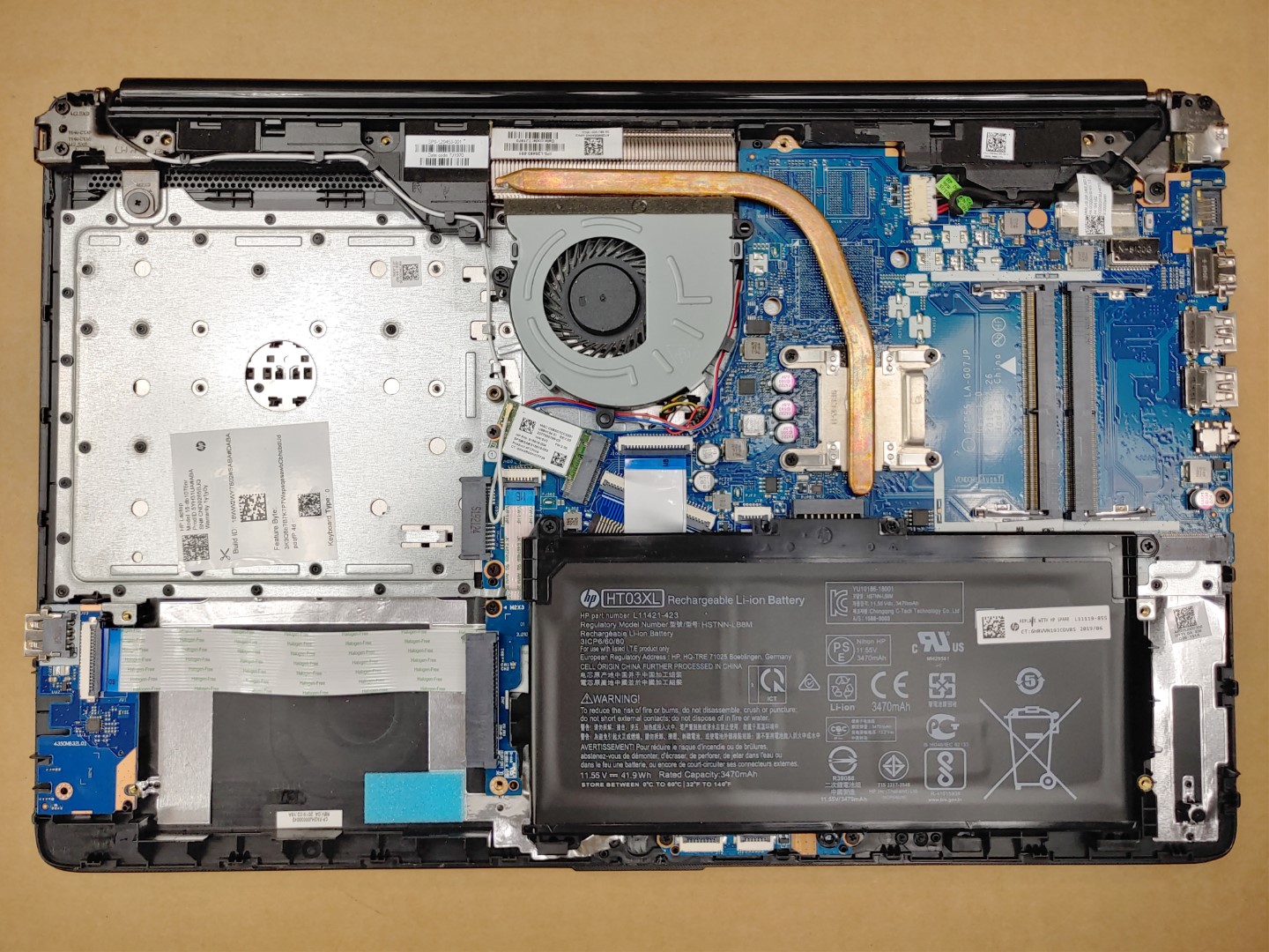 HP 15-db1076nr 15.6" AMD Ryzen 3 3200U✔*NO RAM/NO SSD/NO AC**NO POWER**BAD JACK* - Image 7