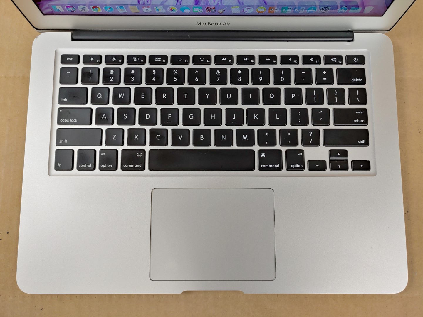 Apple 13" MacBook Air / A1369 {2011} Intel i7 1.8GHz 4GB 256GB FLASH - MD226LL/A - Image 6