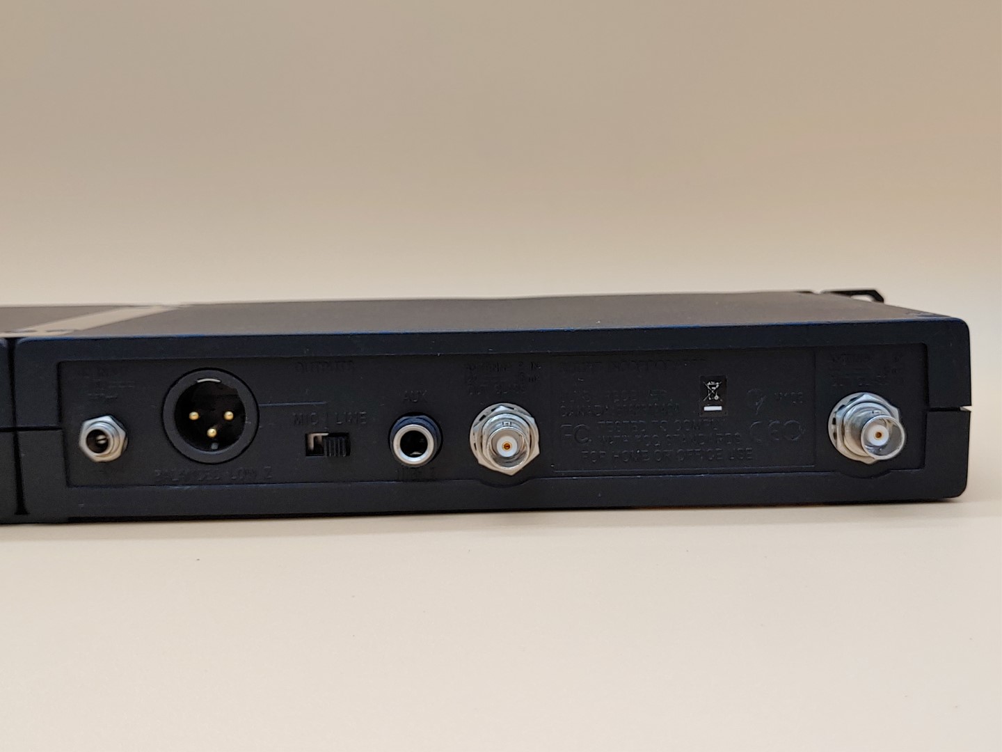 LOT of (2) SHURE ULXS4 Wireless Microphone Receivers 554-590 MHz-J1✔✔ **NO A/C** - Image 10