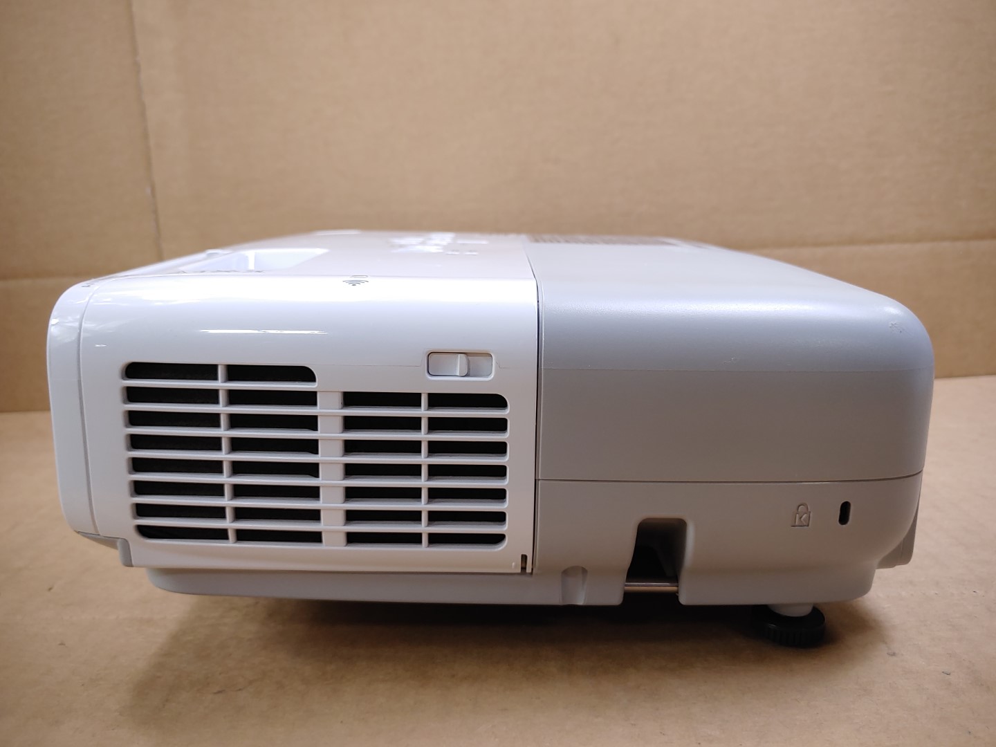 Epson PowerLite 825 H297A XGA 3LCD VGA 3,000 Lumen Projector (662 HOURS) ✔✔✔ - Image 5