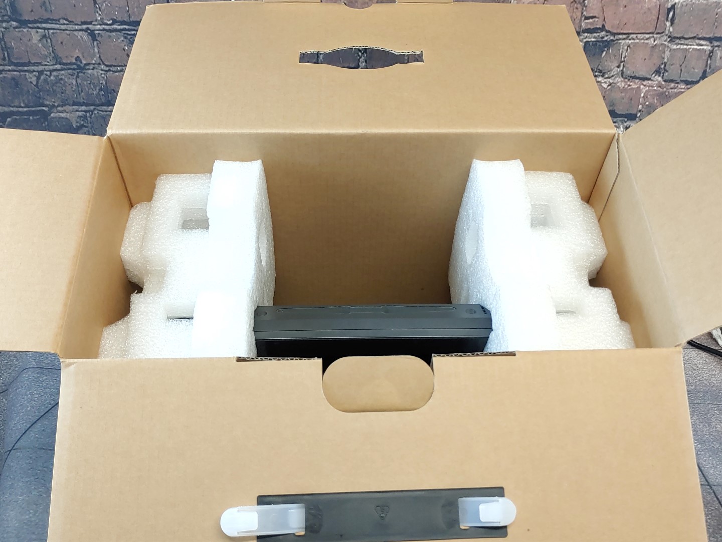 Wacom DTF-521 Graphic Interactive Pen Display Tablet 15" LCD, PC/Mac - Image 3