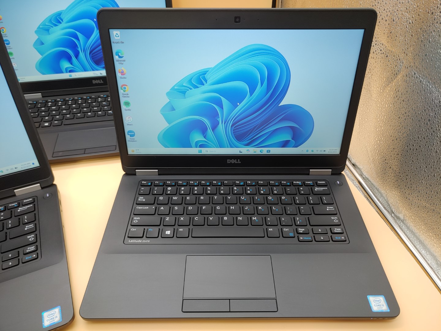LOT of (3) Dell Latitude E5470 14" Intel i5-6300HQ✔8GB✔128GB SSD✔Win11✔ *NO A/C* - Image 3