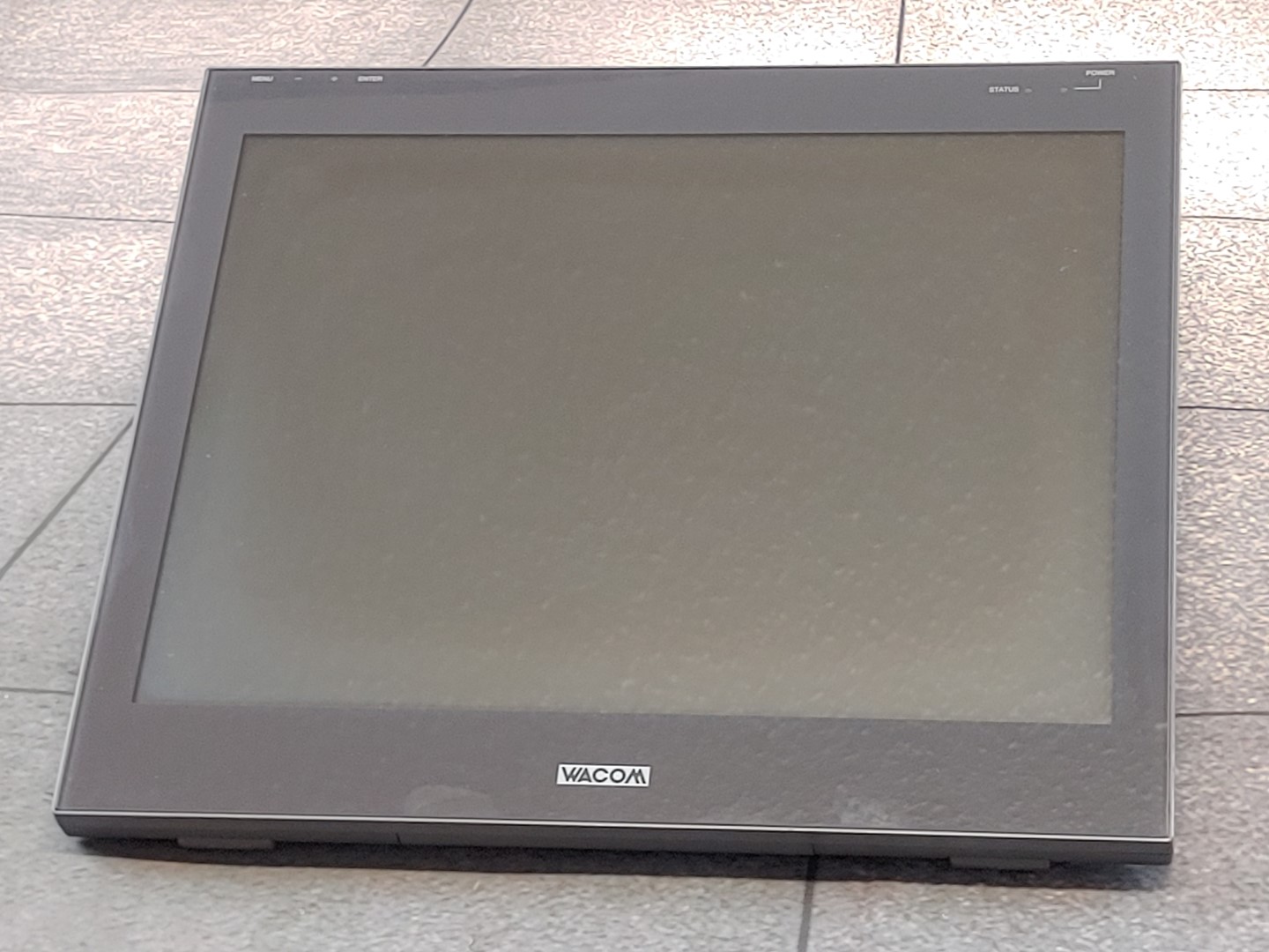 Wacom DTF-521 Graphic Interactive Pen Display Tablet 15" LCD, PC/Mac - Image 4