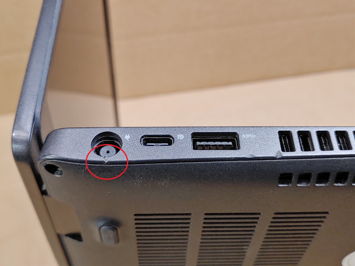 Dell Latitude 5400 14" i5-8365U✔ *NO RAM/NO SSD/NO BATT/ NO AC* *CRACKED SCREEN* - Image 9