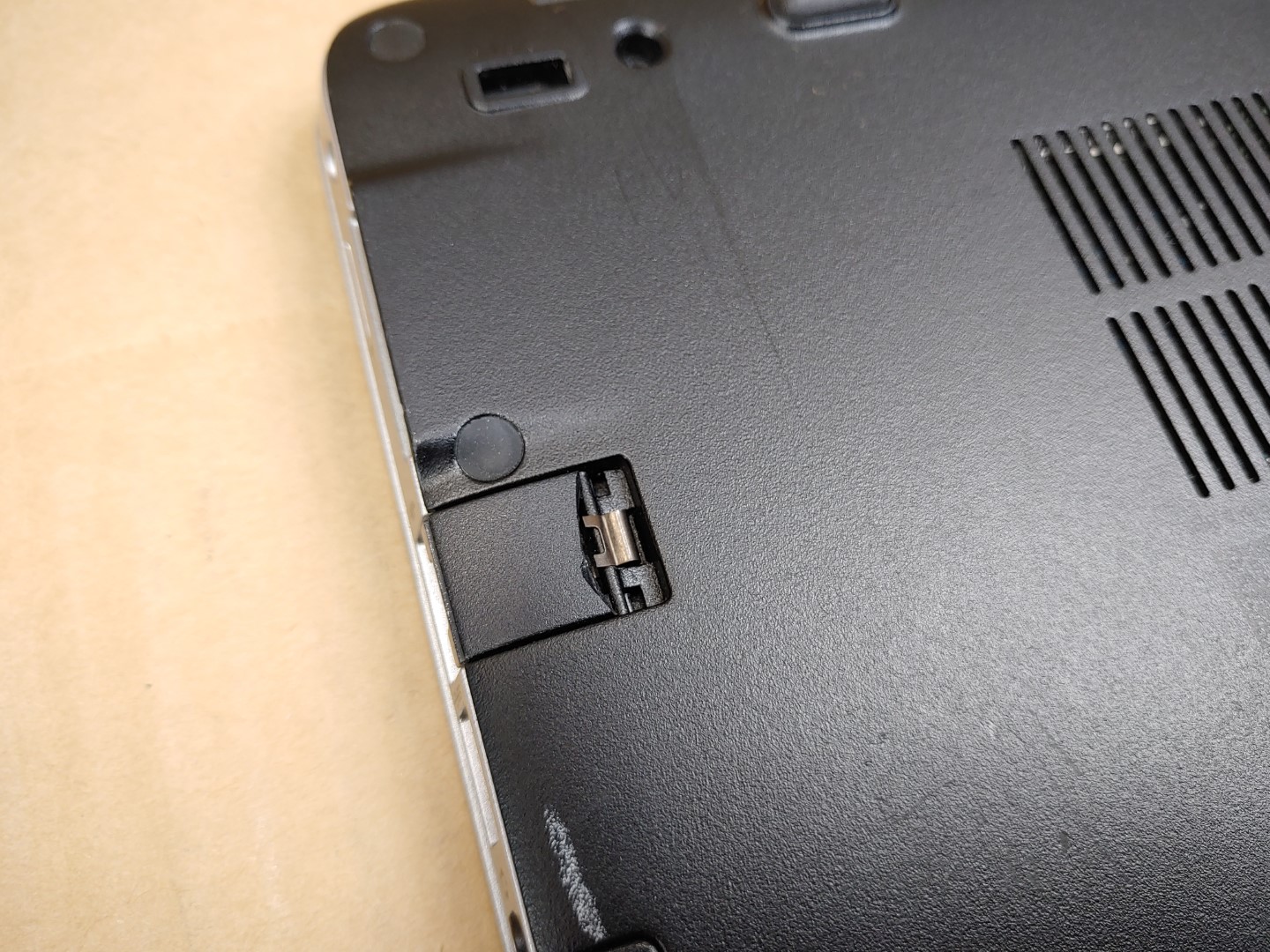 HP EliteBook 850 G4 15.6" Intel i5-7200U✔8GB✔256GB SSD✔ **NO OS/NO AC** **READ** - Image 9