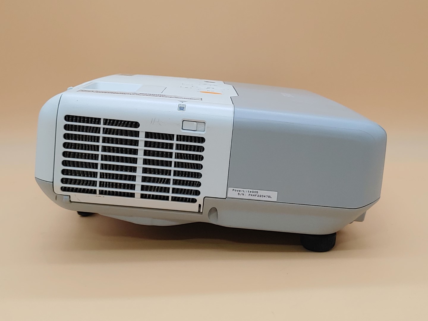 Epson PowerLite 905 H387A XGA 3LCD HDMI 3,000 ANSI Lumen Projector (553 HOURS) - Image 5