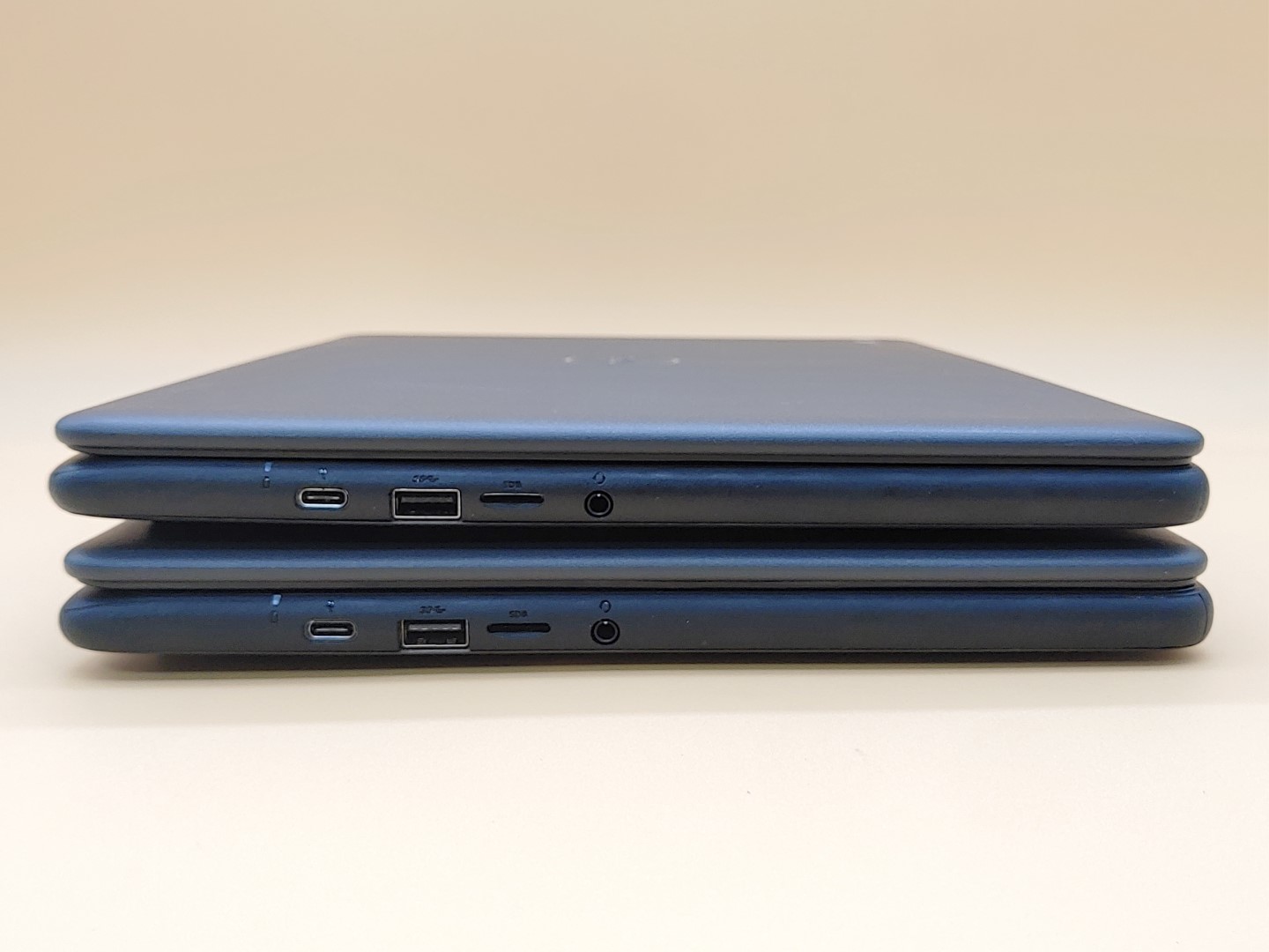 LOT of (2) Dell ChromeBook 3400 14" Celeron N4000✔4GB✔32GB eMMC✔ChromeOS✔*NO A/C - Image 5