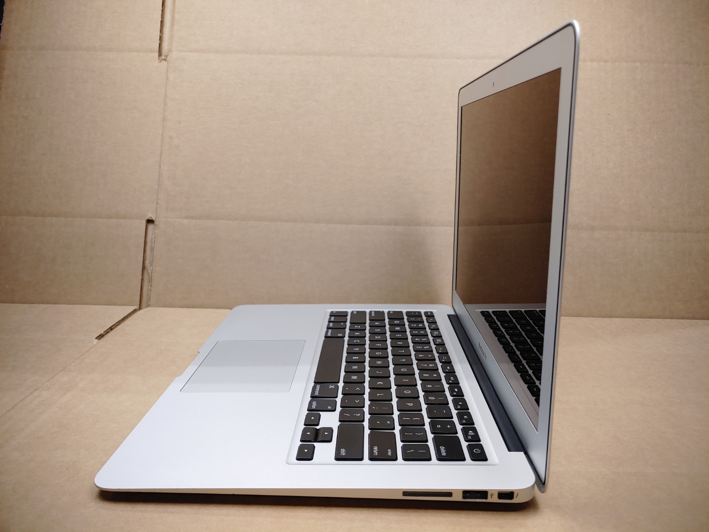 Apple MacBook Air 13" 2011 Intel i5 1.7GHz✔4GB✔256GB✔ **NO OS/NO AC** **READ** - Image 3