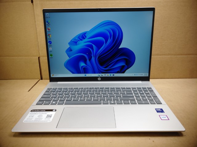 HP Pavilion 16-af0066st 16" Intel Ultra 5 125U✔8GB✔512GB✔Win11✔ *NO A/C* *READ*
