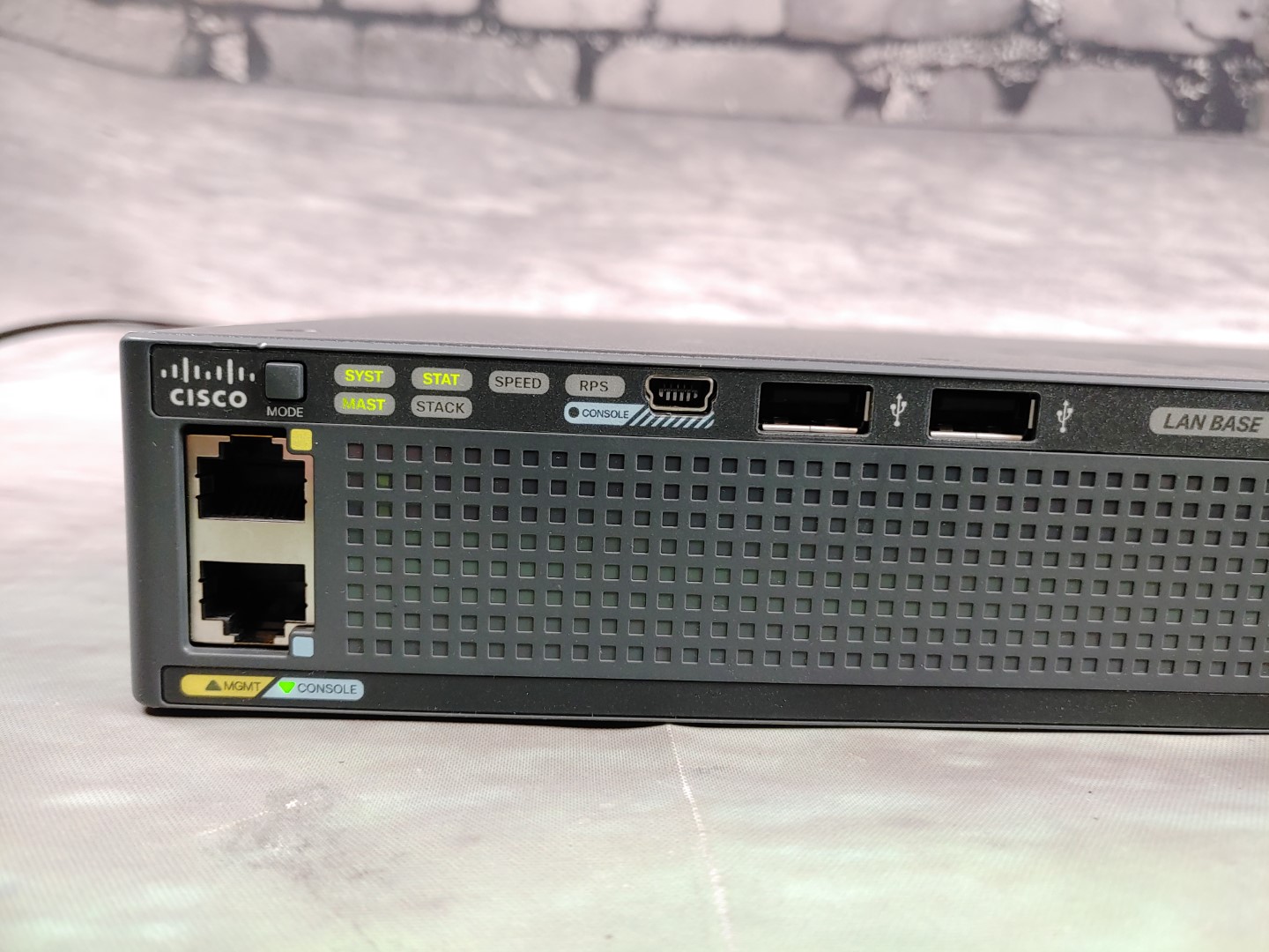 CISCO WS-C2960X-24TS-L V02 Catalyst 2960X 24-Port Switch w/ C2960X-STACK *READ* - Image 2