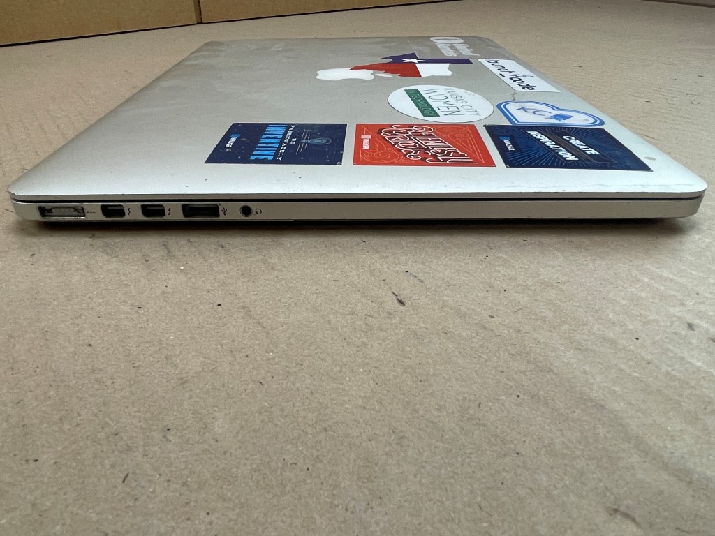 Apple Macbook Pro 15" (2014) Intel i7 2.5Ghz 16GB 512GB SSD (No AC, Bad Battery) - Image 3