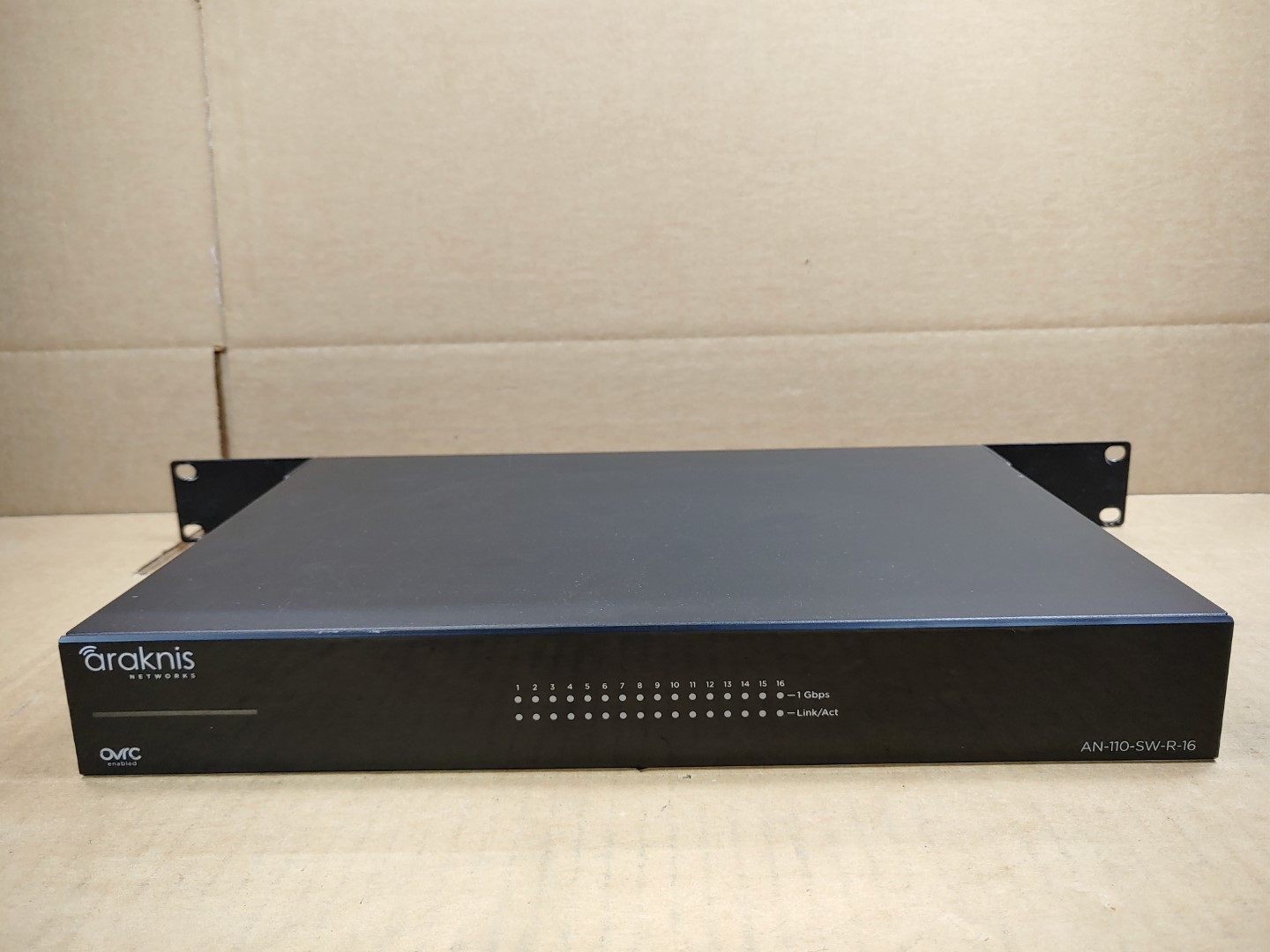 Araknis AN-110-SW-R-16 16-Port Gigabit Cloud managed switch w/ Ears ✔✔✔✔