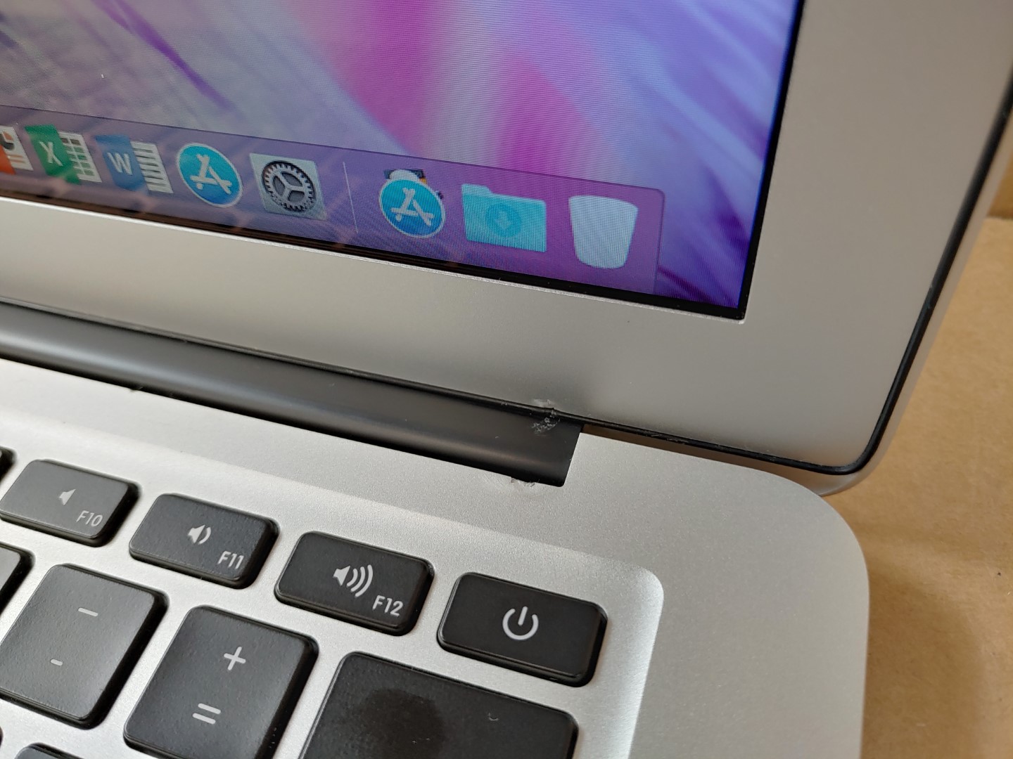 Apple 13" MacBook Air / A1369 {2011} Intel i7 1.8GHz 4GB 256GB FLASH - MD226LL/A - Image 8