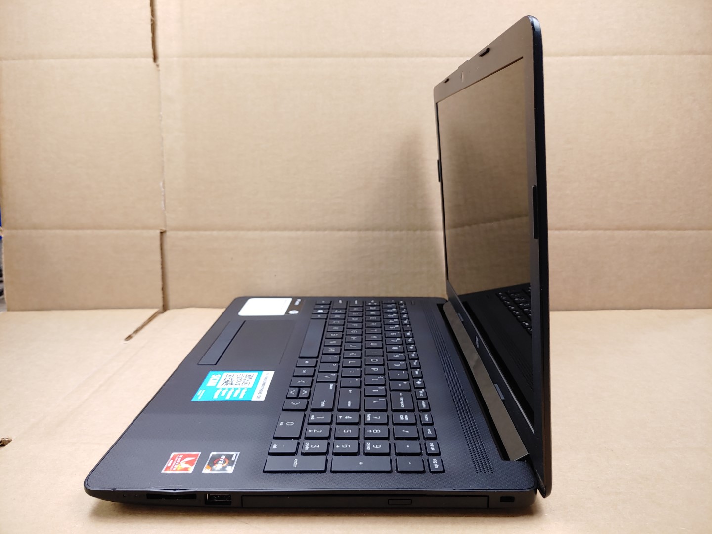 HP 15-db1076nr 15.6" AMD Ryzen 3 3200U✔*NO RAM/NO SSD/NO AC**NO POWER**BAD JACK* - Image 3