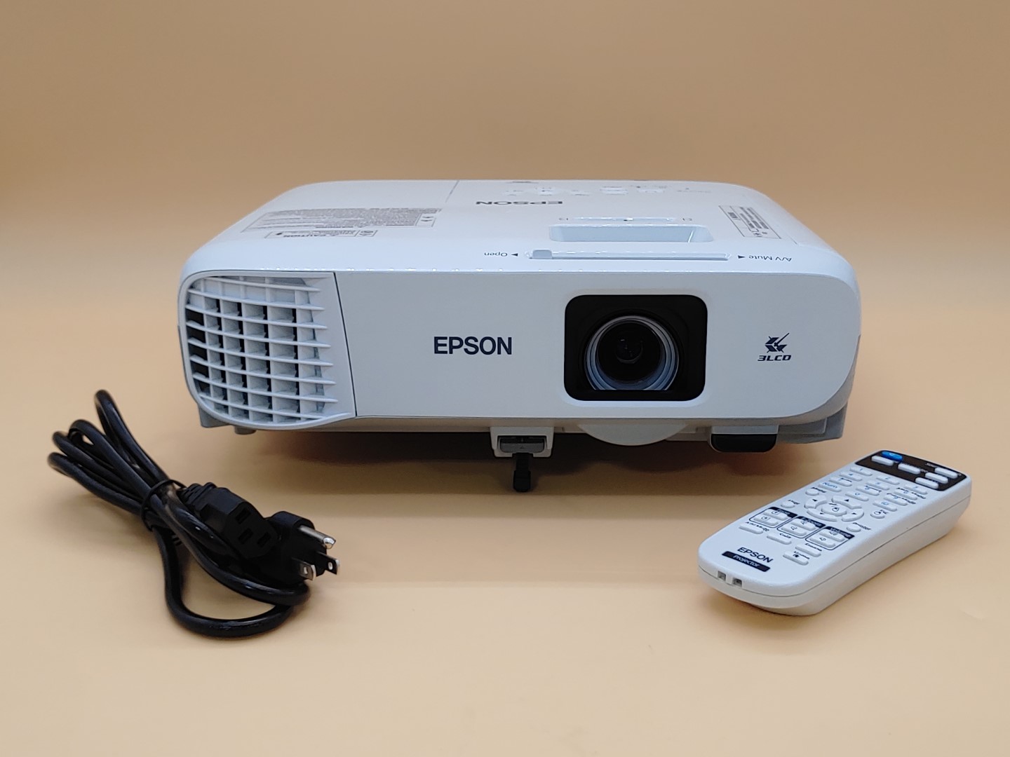 Epson PowerLite 970 3LCD Projector 4000 Lumen ANSI HD 1080p H865A (1677 Hours) ✔