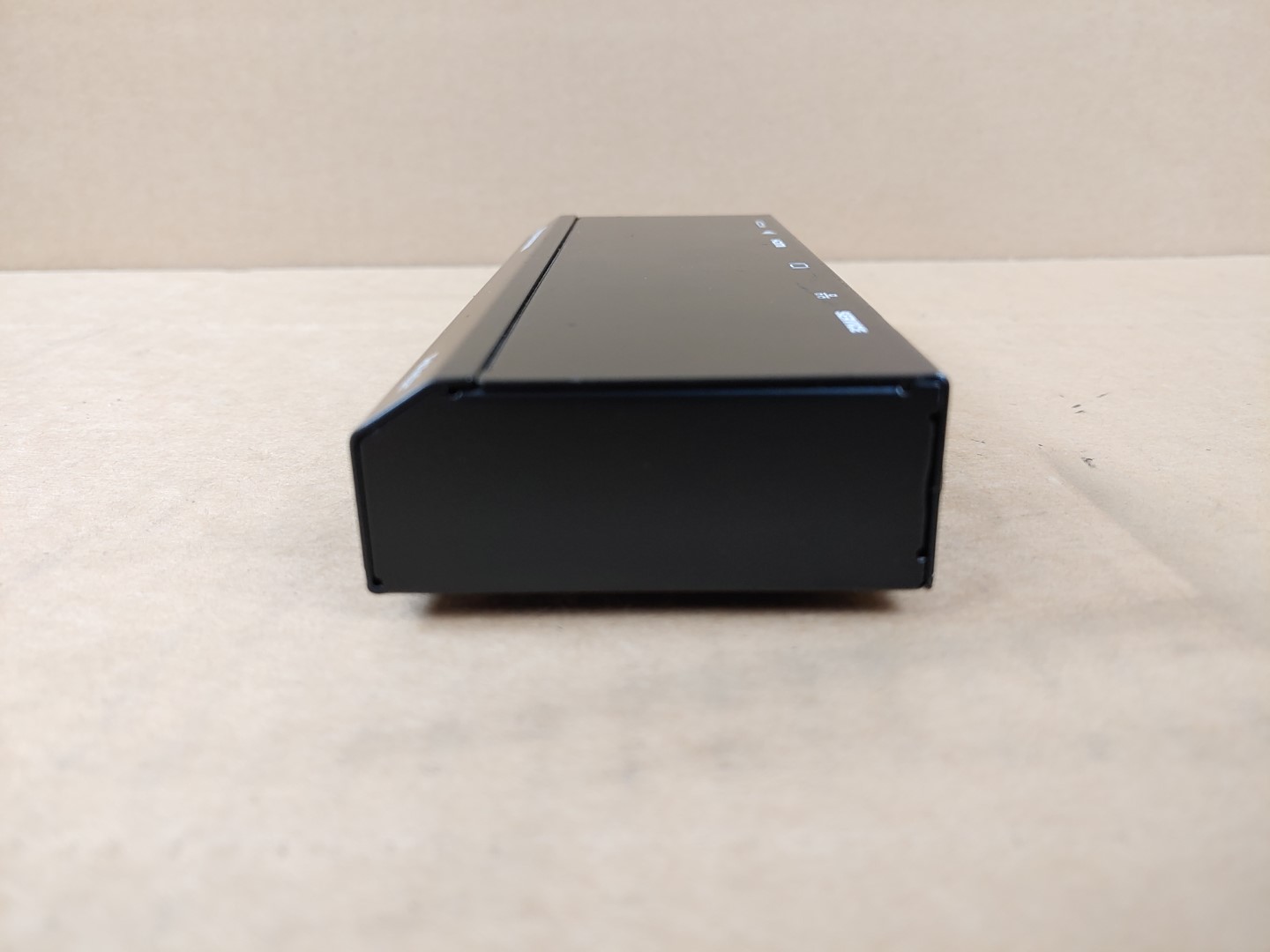 CRESTRON AM-101 AirMedia Presentation Gateway ((6508053)) **NO A/C** - Image 4